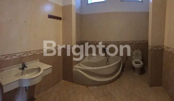 image DIJUAL RUMAH MEWAH DILENGKAPI KOLAM RENANG AREA DIENG  (7)