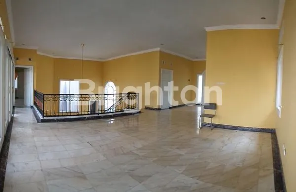 image DISEWAKAN RUMAH MEWAH DENGAN KOLAM RENANG AREA DIENG  (5)