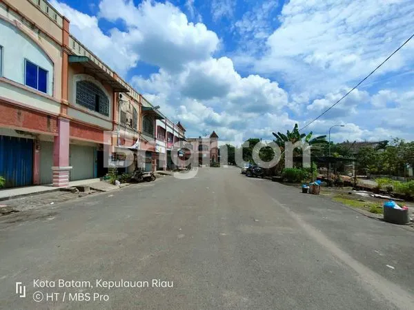 image DEKAT PASAR, DEKAT SHOPPING MALL, DEKAT SEKOLAH, DEKAT PUSAT KULINER, (2)