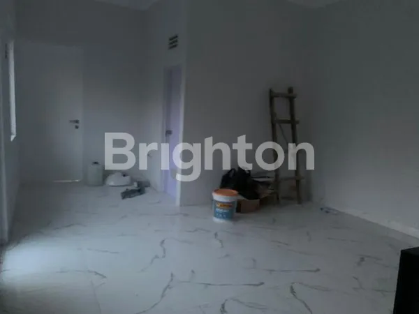 image RUMAH BARU HOOK 3 LANTAI DIJUAL SIAP HUNI JELAMBAR GROGOL  (5)