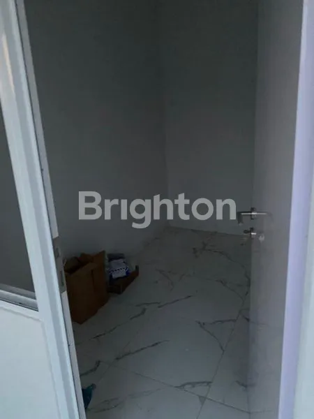 image RUMAH BARU HOOK 3 LANTAI DIJUAL SIAP HUNI JELAMBAR GROGOL  (2)