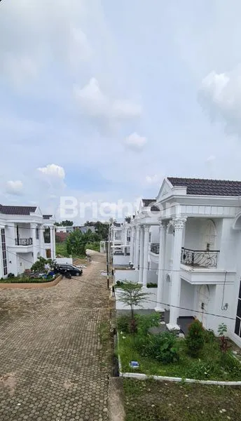 image RUMAH MEWAH TENGAH KOTA (8)