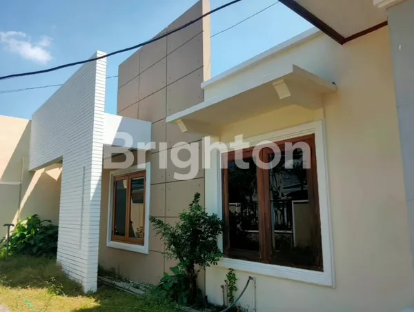image RUMAH SIAP HUNI LOKASI STRATEGIS KAWASAN ELITE DEKAT TOL SATELIT SURABAYA BARAT (4)
