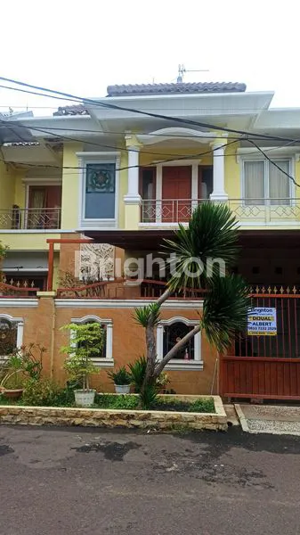 image TURUN HARGA!! RUMAH 2 LANTAI HARAPAN INDAH BERKUALITAS DENGAN LOKASI STRATEGIS, NYAMAN DAN AMAN (1)