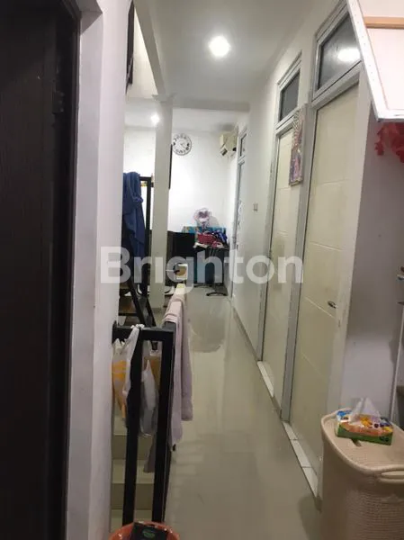 image RUMAH SIAP HUNI 2.5 LANTAI DI PULOASEM JAKARTA TIMUR (1)