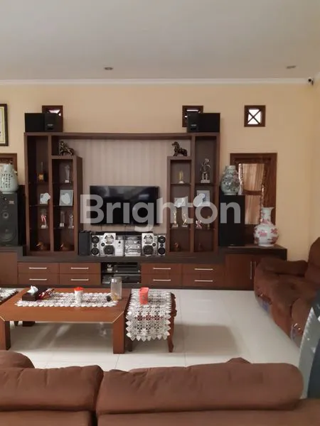 image RUMAH TENGAH KOTA, NYAMAN, KEMANA" DEKAT DENGAN BERBAGAI MALL, RS, PINTU TOLL (3)