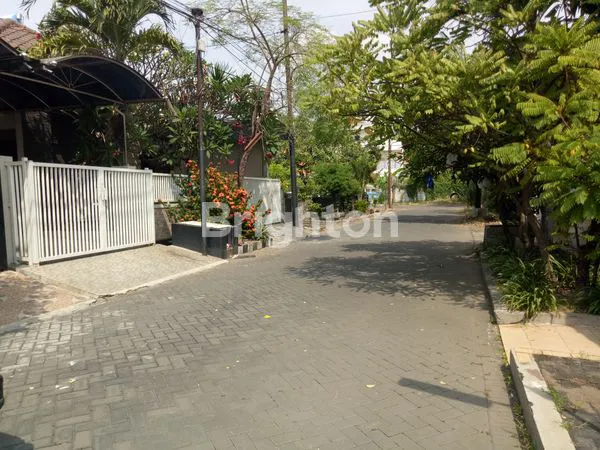 image RUMAH 2LANTAI SIAP HUNI GAYUNGSARI (4)
