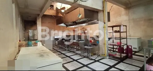 image RUMAH CATERING KEDOYA SELATAN PILAR BARU 2 LANTAI SEMI FURNISHED (3)