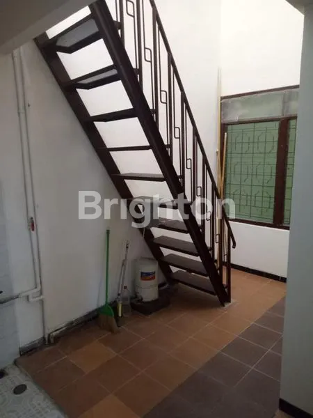 image RUMAH KLAMPIS SEMOLO TIMUR (3)