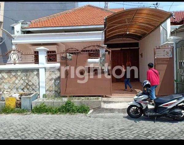 image RUMAH KLAMPIS SEMOLO TIMUR (4)