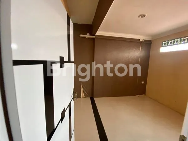 image DEKAT SEKOLAH DEKAT PASAR DEKAT TEMPAT KULINER (3)