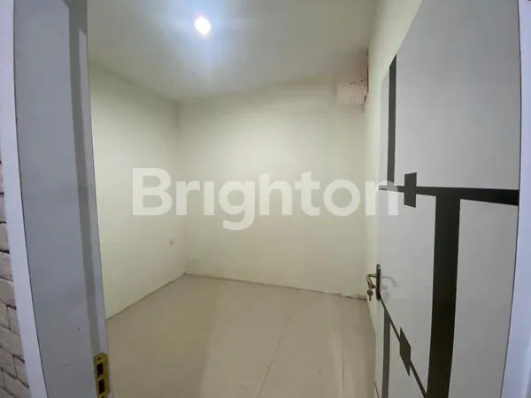 image DEKAT SEKOLAH DEKAT PASAR DEKAT TEMPAT KULINER (2)