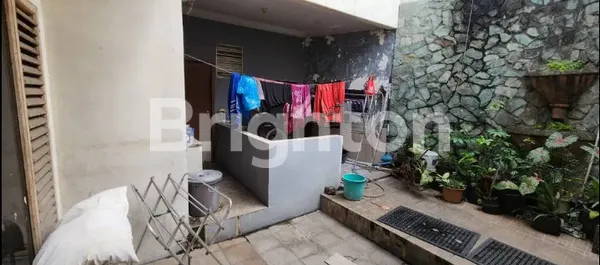 image RUMAH BAGUS 2 LANTAI DENGAN 3 AKSES TOLL DI BEKASI (4)