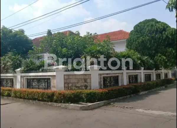 image RUMAH MEWAH AMAN DAN NYAMAN DI PONDOK GEDE BEKASI (2)