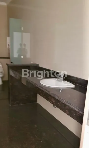 image GEDUNG MEWAH NOL JALAN JEMURSARI 3 LANTAI ADA CCTV (6)