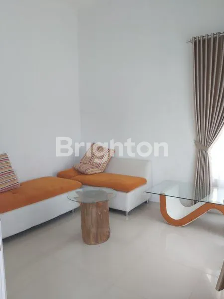 image RUMAH 2 LANTAI CLUSTER TENGAH KOTA SOLO DEKAT STADION MANAHAN \N(CARPORT SUDAH BERCANOPY) (2)