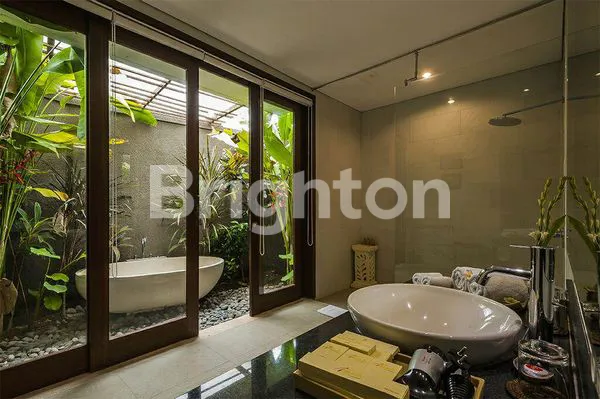image VILLA LUAS MEWAH DAN FULL FURNISHED DI CANGGU BALI (9)