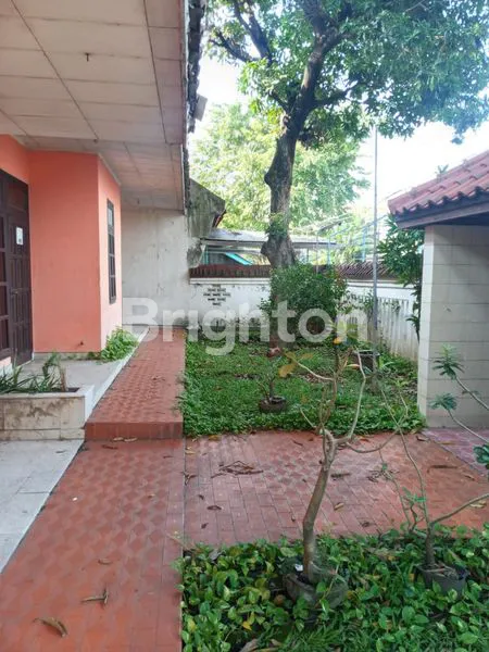 image RUMAH HOOK 2 LANTAI DI NGAGEL JAYA TENGAH, DEKAT TOKO BUKU URANUS, DEKAT BILKA, DEKAT STTS (4)