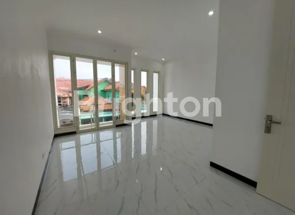 image RUMAH BARU GRESS 2 LANTAI MULYOSARI STRATEGIS BANYAK FASILITAS (4)