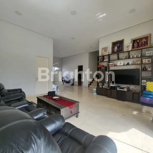 image RUMAH MEWAH 3 LT. DI METRO PERMATA JAKARTA BARAT WITH POOL (5)