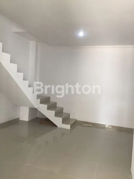 image RUMAH 2 LANTAI SIAP HUNI KOTA MANDIRI TANJUNG BUNGA (2)