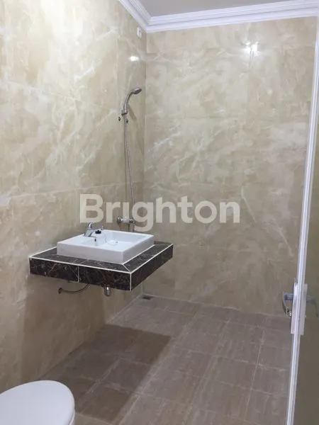 image RUMAH 2 LANTAI SIAP HUNI KOTA MANDIRI TANJUNG BUNGA (3)