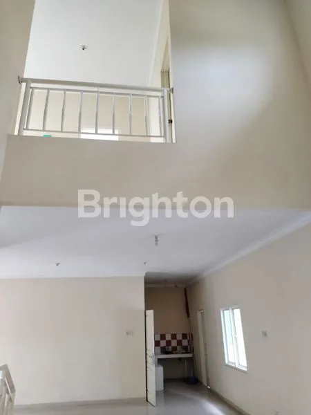 image RUMAH MINIMALIS 2 LANTAI SIAP HUNI LOKASI TENGAH KOTA SIDOARJO (3)