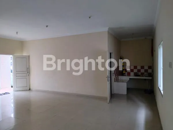 image RUMAH MINIMALIS 2 LANTAI SIAP HUNI LOKASI TENGAH KOTA SIDOARJO (4)