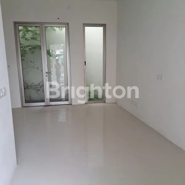 image DI  SEWAKAN RUMAH BARU GRESS KOSONGAN SURABAYA BARAT HARGA BERSAHABAT KAWASAN SUDAH JADI DAN TENANG,  DEKAT DENGAN CLUB HOUSE DAN ADA SUPERINDO DAN BIOSKOP DALAM PERUMAHAN (4)