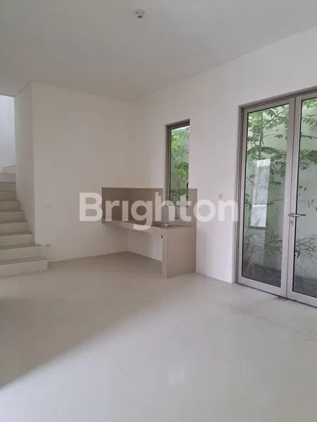 image DI  SEWAKAN RUMAH BARU GRESS KOSONGAN SURABAYA BARAT HARGA BERSAHABAT KAWASAN SUDAH JADI DAN TENANG,  DEKAT DENGAN CLUB HOUSE DAN ADA SUPERINDO DAN BIOSKOP DALAM PERUMAHAN (5)