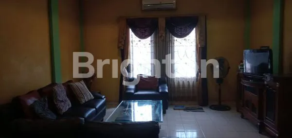 image RUKO 2 1/2 LANTAI, DEKAT DENGAN STASIUN (2)