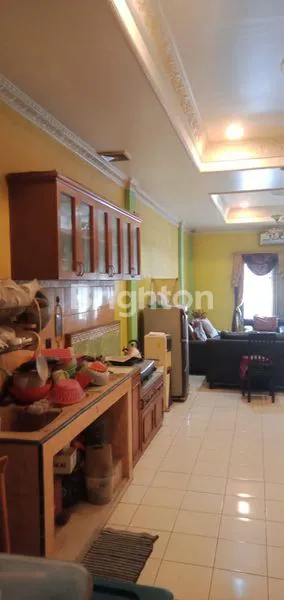 image RUKO 2 1/2 LANTAI, DEKAT DENGAN STASIUN (6)