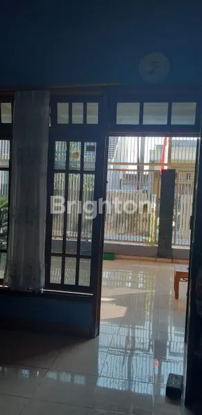 image RUMAH SIAP HUNI 2 LANTAI TERAWAT KONDISI BAGUS PONGANGAN MANYAR GRESIK JAWA TIMUR (3)