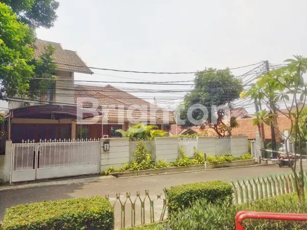 image DI JUAL RUMAH DI JAKARTA SELATAN (1)