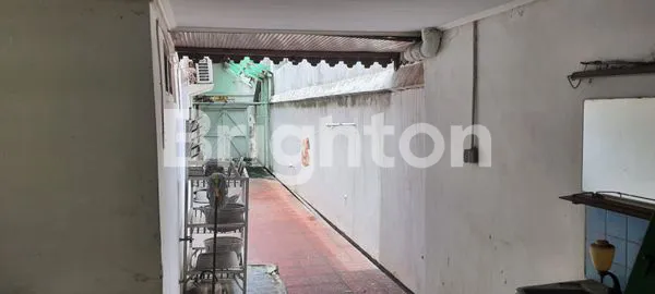 image RUMAH LUAS 1 LANTAI DEKAT DENGAN PUSAT KOTA DAN KAMPUS WM DI BLAMBANGAN (8)