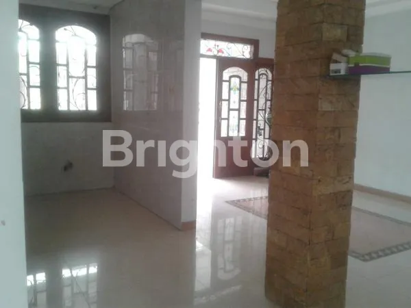 image PANTAI MENTARI JALAN UTAMA (5)