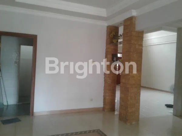 image PANTAI MENTARI JALAN UTAMA (2)