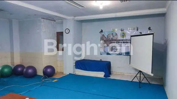 image RUKO 3 LANTAI SIAP PAKAI DEKET JALAN RAYA DI KARAWACI TANGERANG (5)