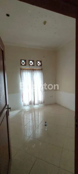 image DISEWAKAN RUMAH 3 KAMAR (2)