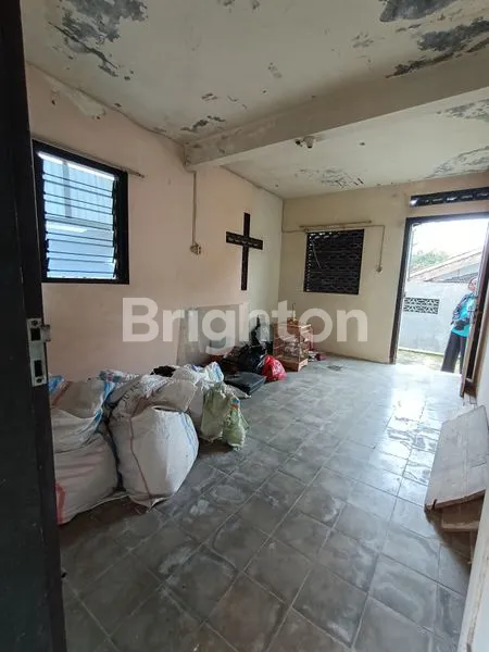 image RUMAH TENGAH KOTA SOLO (2)