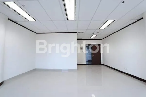 image GEDUNG PERKANTORAN DI LOKASI STRATEGIS DI NOL JALAN RAYA (1)