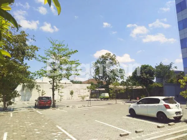 image GEDUNG PERKANTORAN DI LOKASI STRATEGIS DI NOL JALAN RAYA (5)