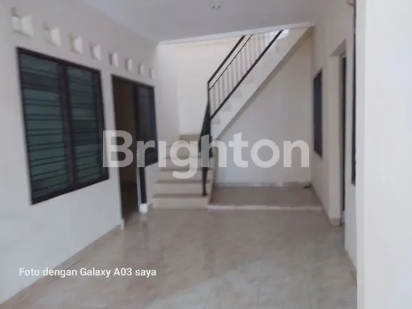 image RUMAH CANTIK DAN SEJUK DI TENGAH KOTA BALIKPAPAN (6)