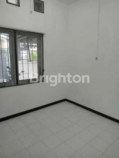 image RUMAH DISEWAKAN SEMI FURNISED MULYOSARI PRIMA (3)