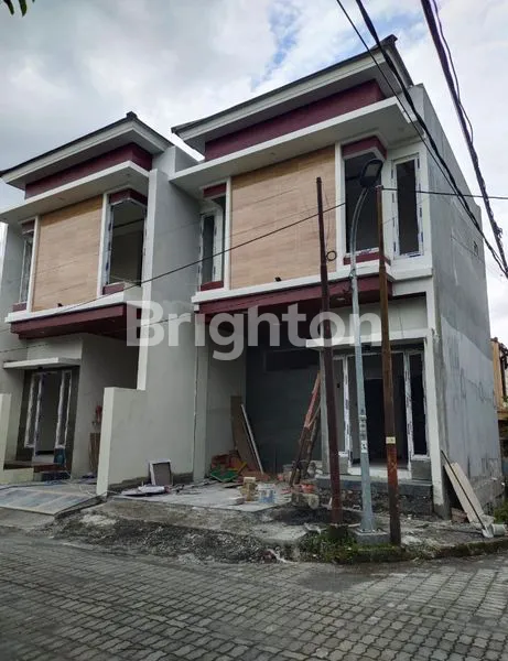 image RUMAH BARU 2LANTAI DI RUNGKUT (1)