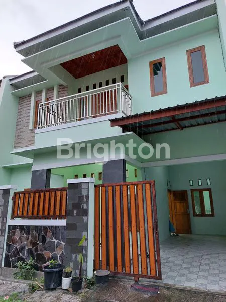 image RUMAH 2 LANTAI BANYUANYAR (1)