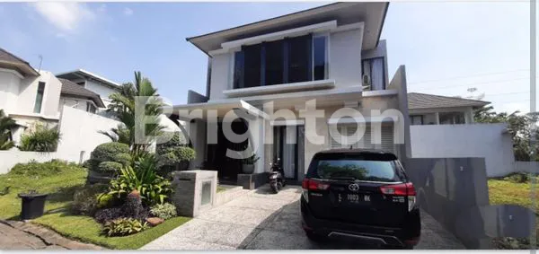 image RUMAH SECONDARY TERAWAT DI PRAMBANAN - MAHARAJA, FURNISH YANG NEMPEL, SIAP HUNI (1)