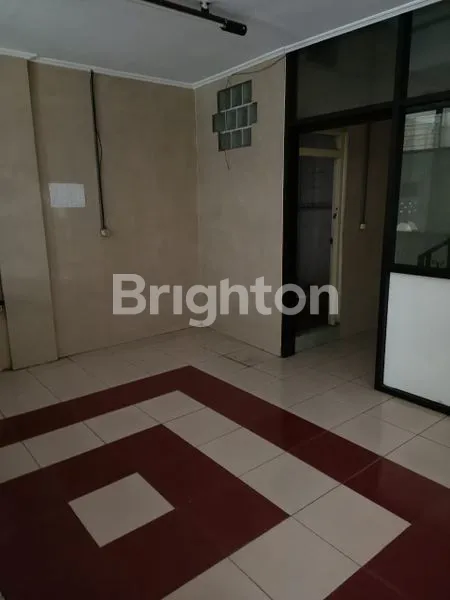 image RUKO 4 LT  LOKASI JALAN KEMBAR PUCANG ANOM TIMUR (2)