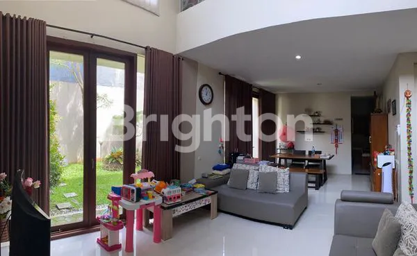 image RUMAH MEWAH HOOK FULL FURNISH DIDALAM PERUMAHAN ELITE JL RAYA SOLO YOGYA (7)