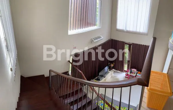 image RUMAH MEWAH HOOK FULL FURNISH DIDALAM PERUMAHAN ELITE JL RAYA SOLO YOGYA (2)